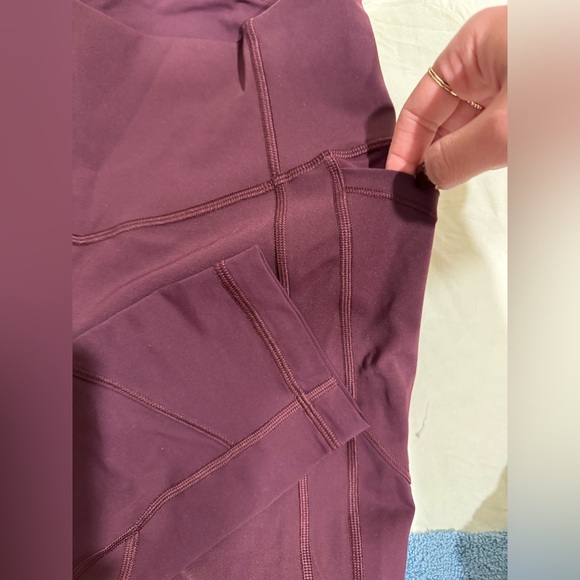 Lululemon all the right places burgundy legging SIZE 8 - Picture 2 of 3